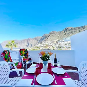 https://seaview-townhouse-in-puerto-santiago-los-gigantes.in-canary-islands.com