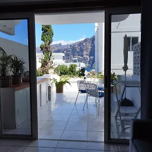 https://one-bedroom-with-views-of-los-gigantes.in-canary-islands.com